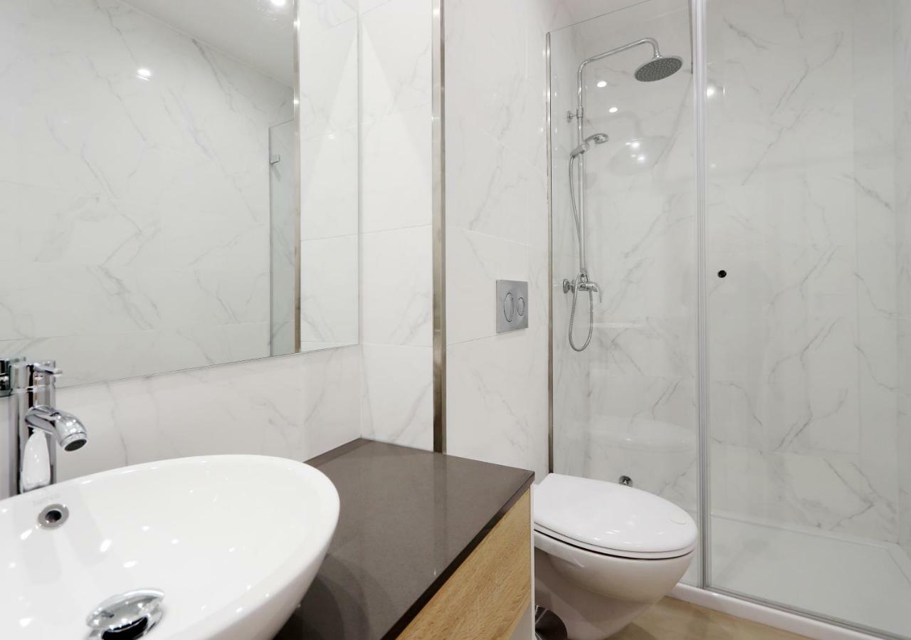 Hm - Living Batalha Square 2 Apartment Porto Ngoại thất bức ảnh